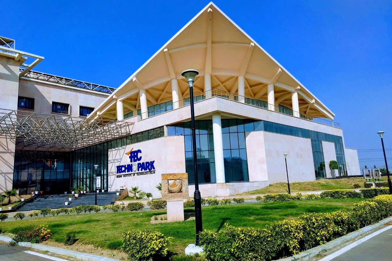 配图：DD Robocon竞赛印度理工学院（Indian Institute of Technology），简称IIT，是由印度政府所建设和组成的七间自治工程与技术学院。